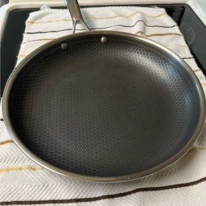 Hexclad 12 inch pan